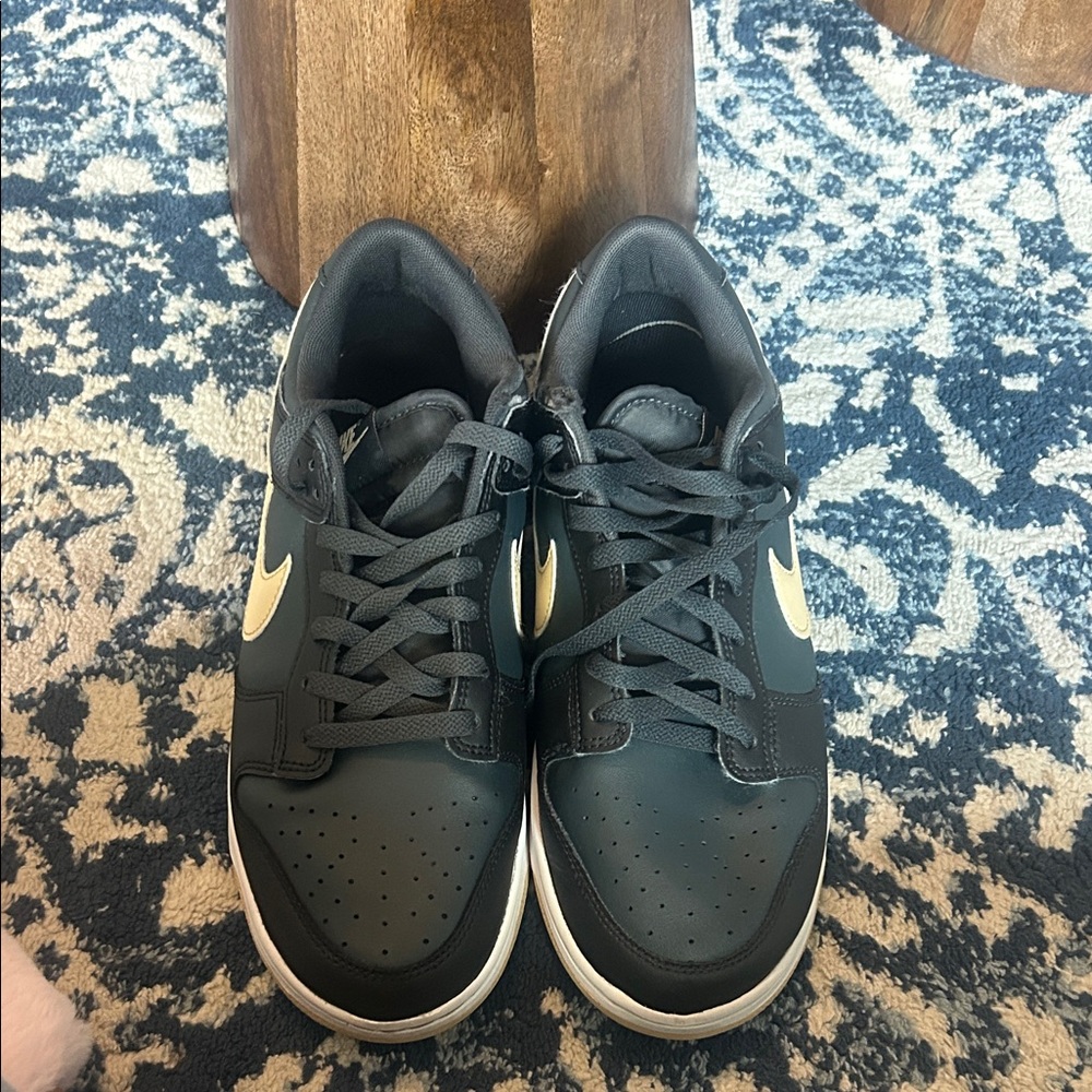 Nike Men's Black and Tan Sneakers - Picture 2 of 5